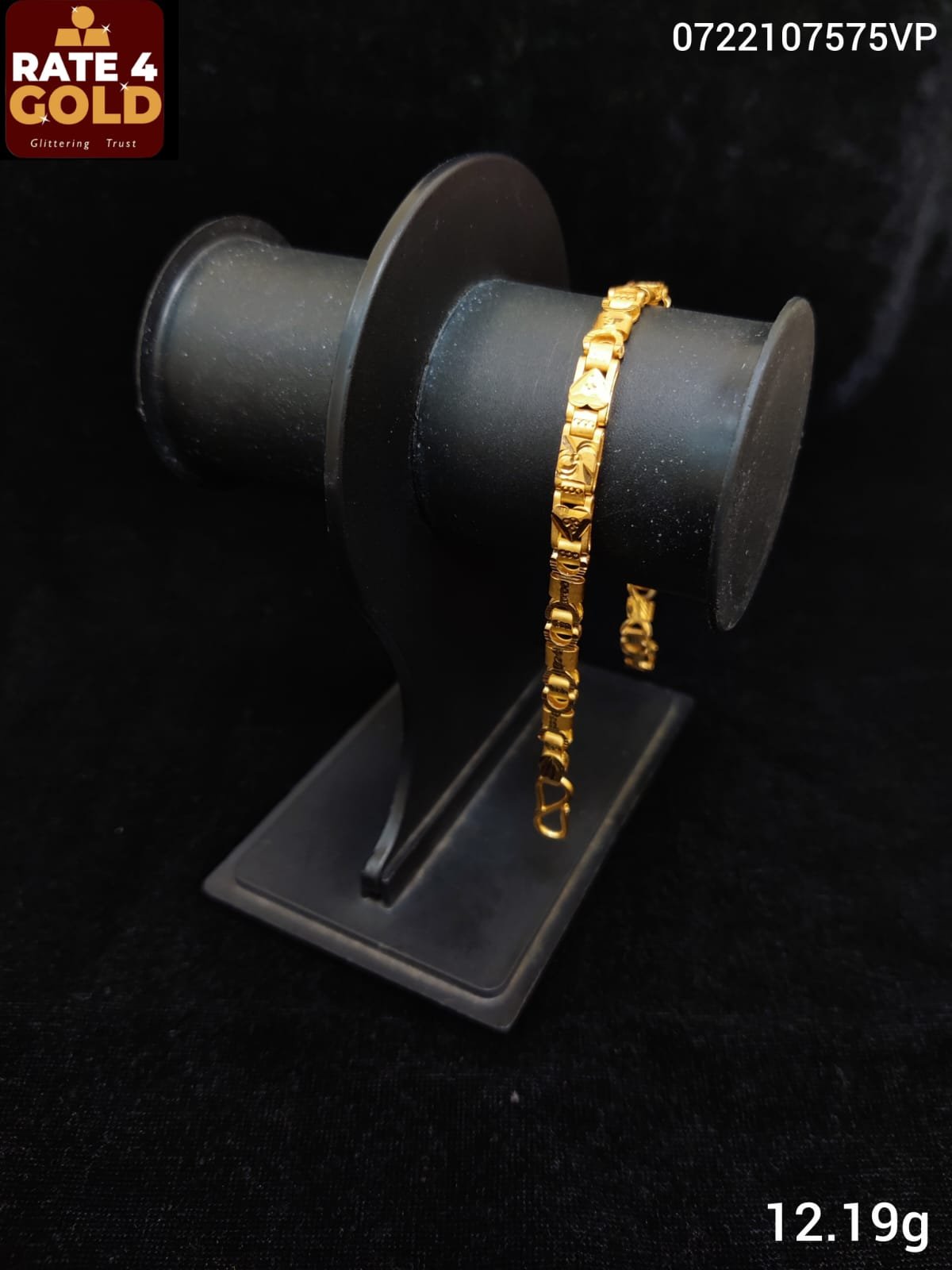 BRACELET