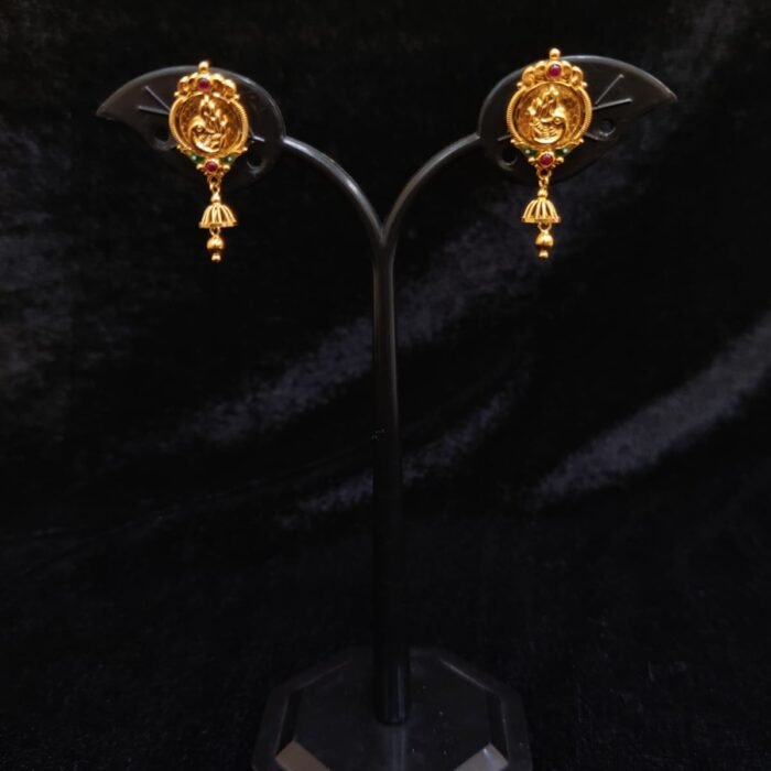 EARING