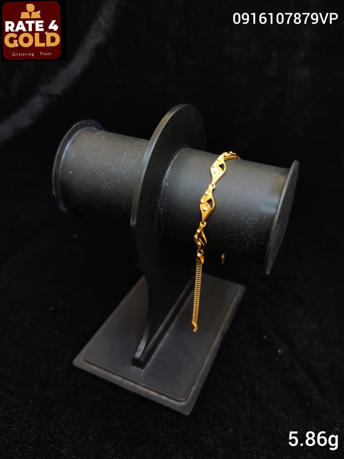 BRACELET